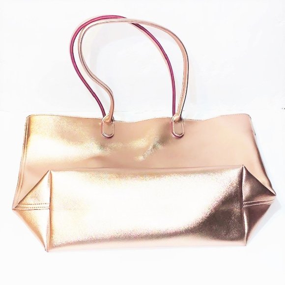 BATH & BODY WORKS 2016 VIP Tote - Picture 5 of 9